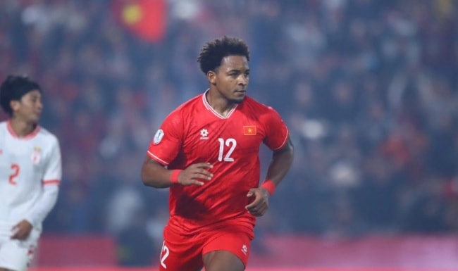 Xuân Son trong màu áo tuyển Việt Nam.