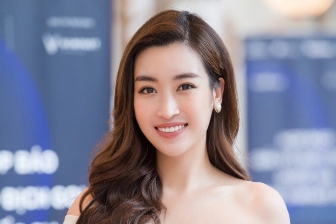 Nhan sắc của cựu người mẫu Linh Rin