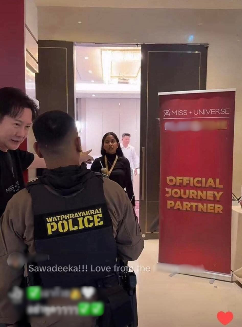 Ông Nawat làm việc với cảnh sát tại địa điểm tổ chức Miss Universe