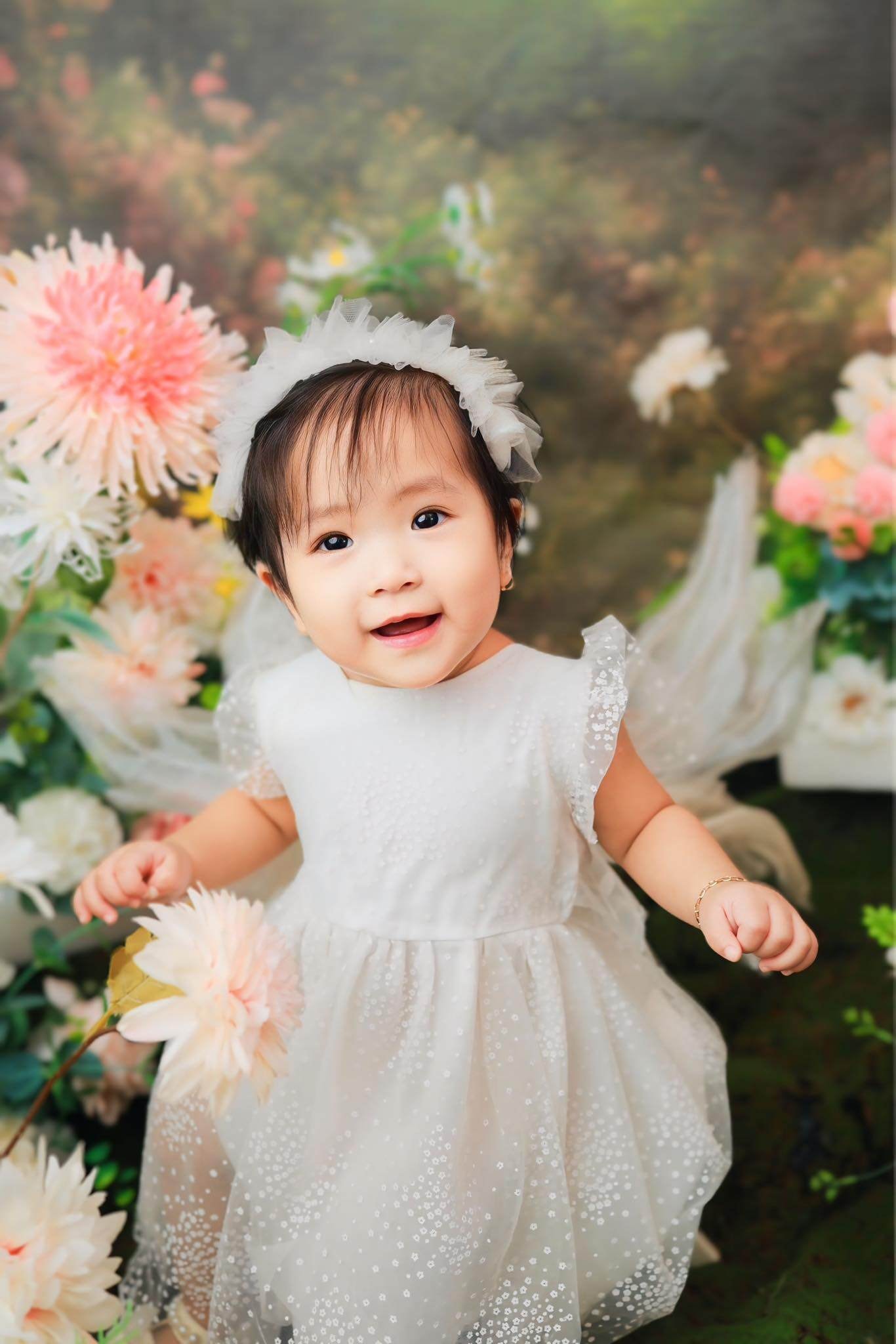 Con gái đầu lòng của Thanh Trúc có tính cách rất thông minh và hiểu chuyện.