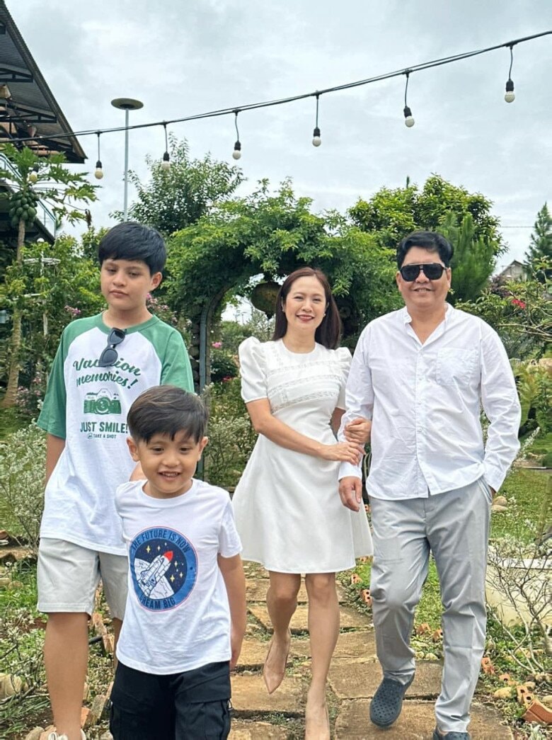 Nữ diễn viên chấp nhận tạm lui khỏi showbiz vì con.