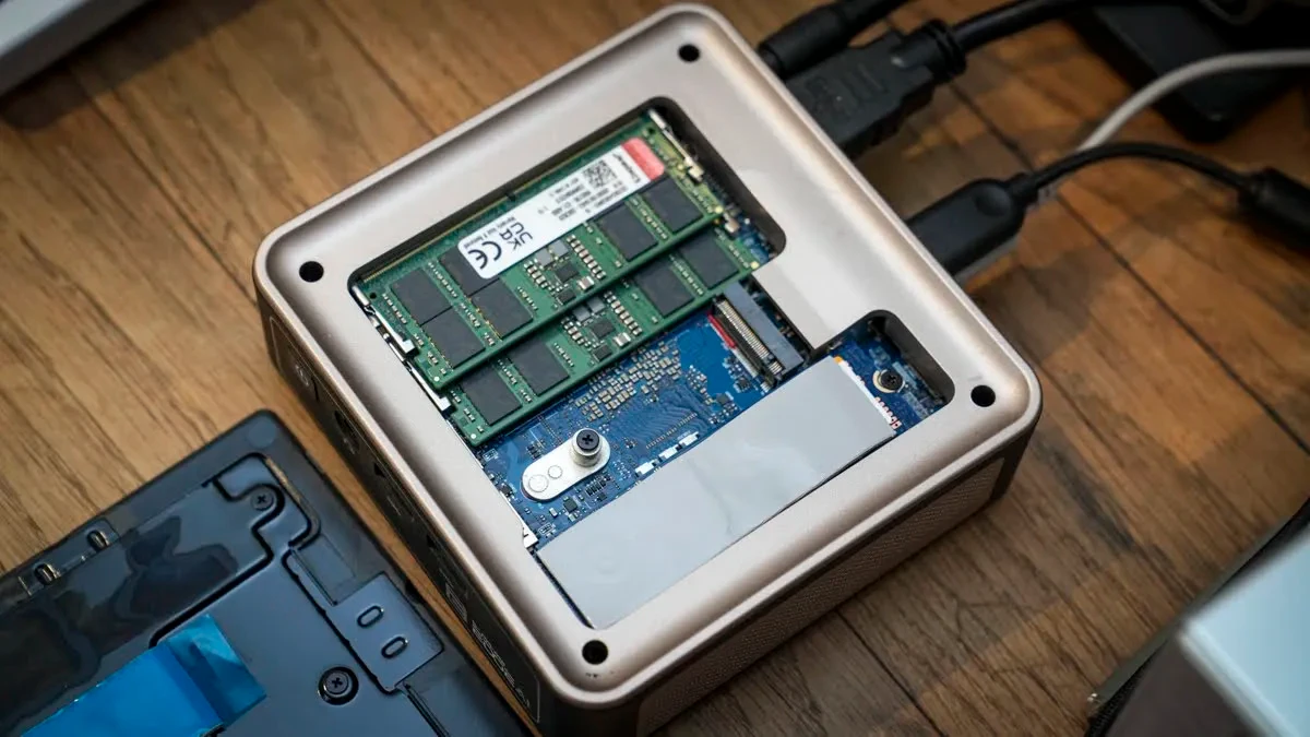 Sapphire Edge AI 370 4 1