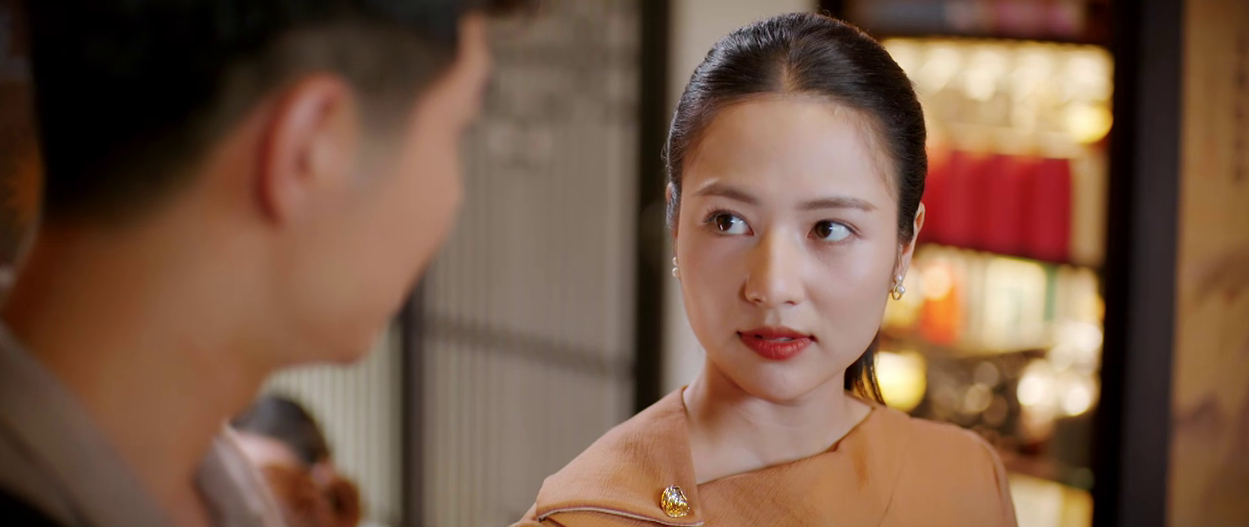 Ngân tâm sự với bạn về những nghi ngờ của mình trong tập 37.