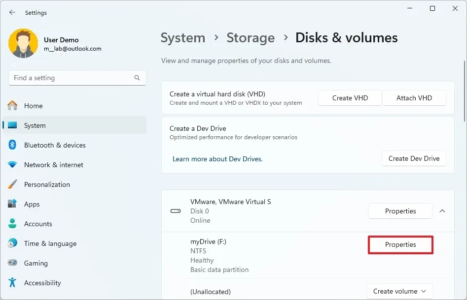 Hộp thoại Shrink Volume trong Disk Management cho phép nhập dung lượng cần thu nhỏ