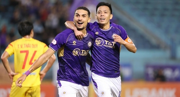 Hoàng Hên lập cú đúp bàn thắng và chơi ấn tượng