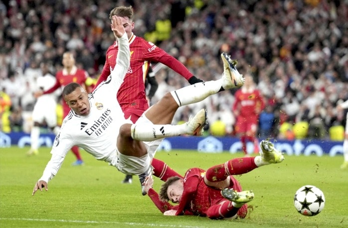 Kylian Mbappe là mục tiêu phong tỏa của hàng thủ chủ nhà Liverpool. Ảnh- RFI