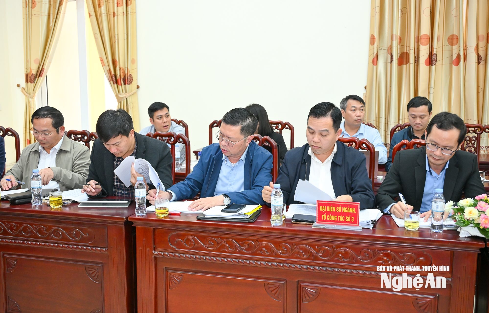 Chính quyền 2 cấp-28