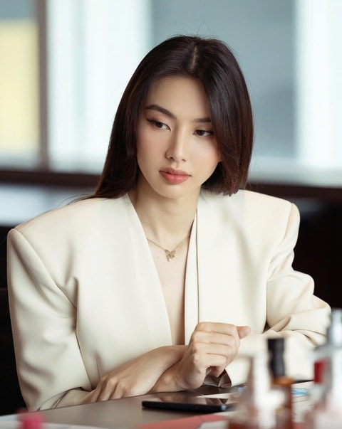 Đoàn Di Băng và Hoa hậu Thuỳ Tiên từng livestream bán hàng cùng nhau- Ảnh 4.