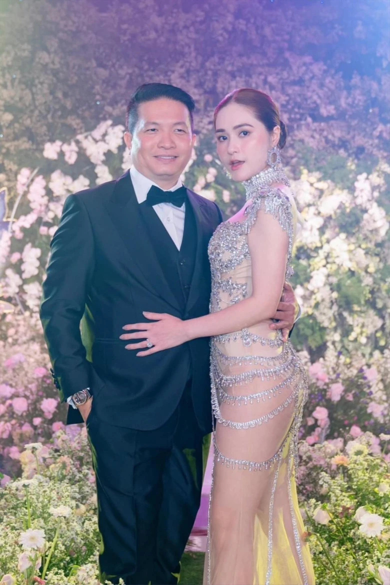 Cuộc sống Đoàn Di Băng được chú ý nhiều hơn sau khi kết hôn với doanh nhân Nguyễn Quốc Vũ.