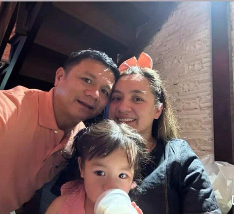 Ông Johnny Phạm luôn đồng hành, chăm sóc Wendy Phạm và các cháu.