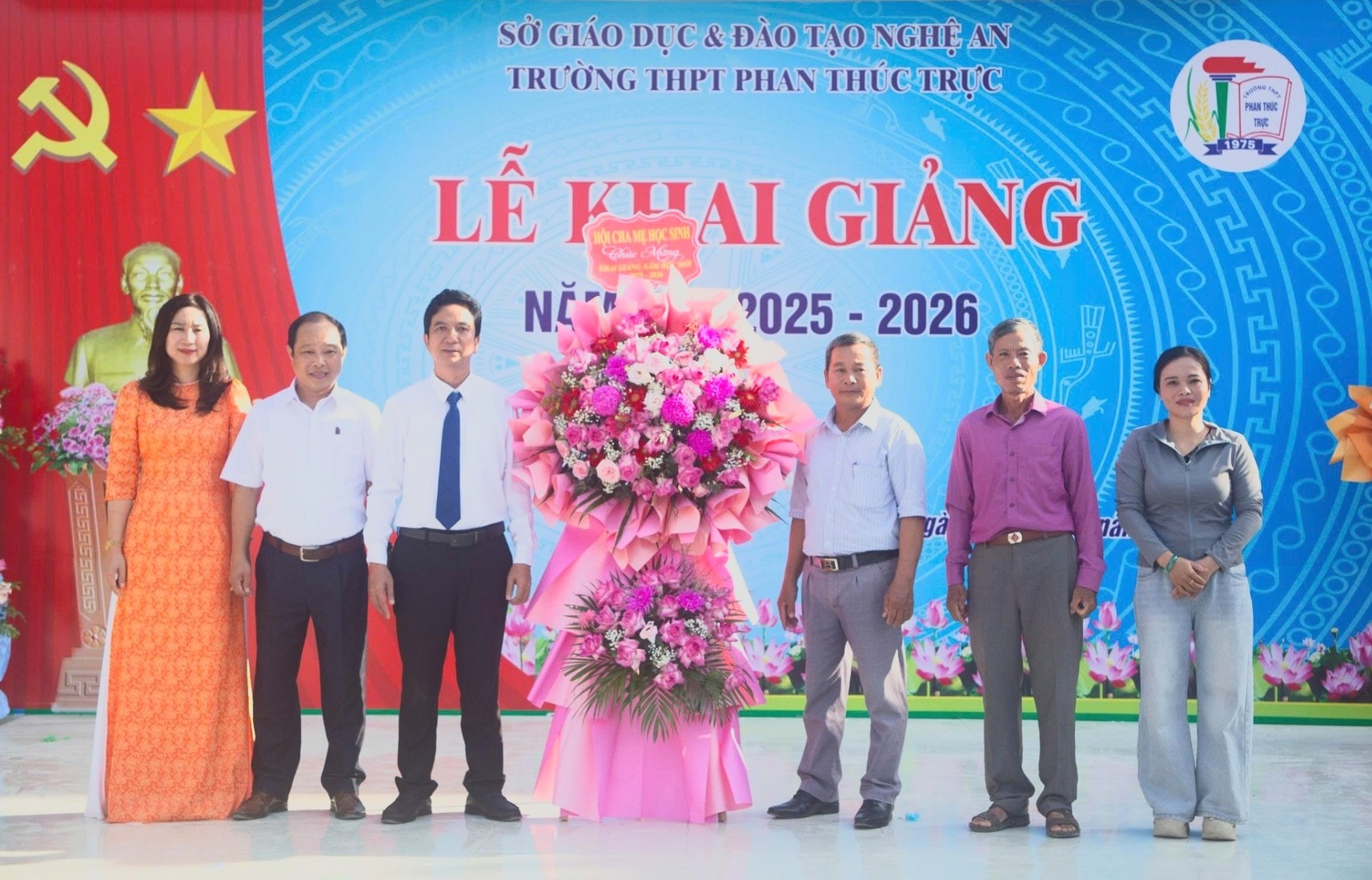 Tại Lễ khai giảng