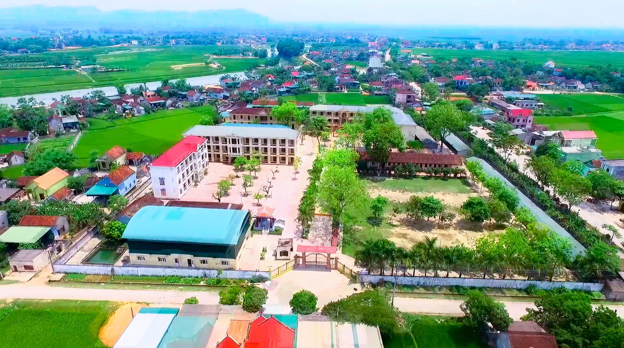 Toàn cảnh nhà trường