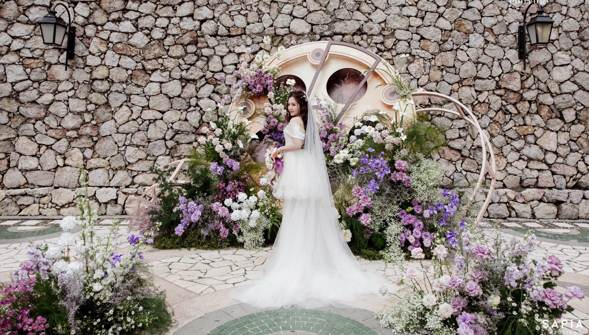 Đám cưới diễn viên Đình Tú - Ngọc Huyền: Dâu rể gấp đôi visual, Quỳnh Nga và dàn mỹ nhân Vbiz đổ bộ- Ảnh 2.