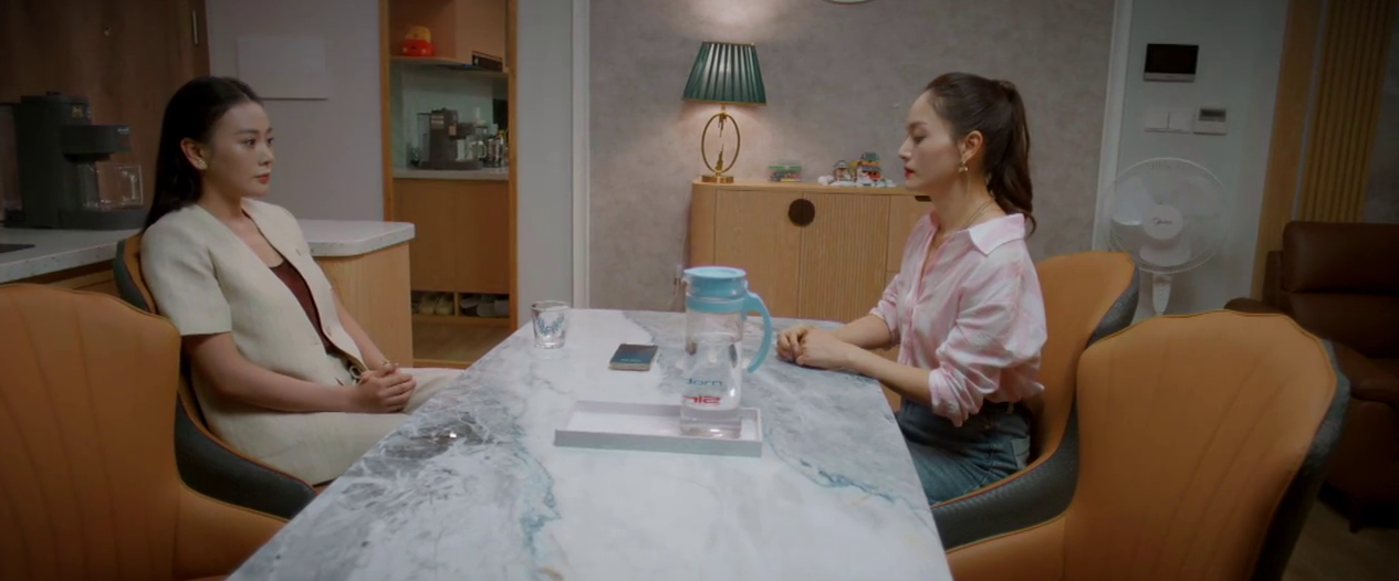 Gió ngang khoảng trời xanh - Tập 39: Mỹ Anh đánh ghen đỉnh cao, 'tiểu tam' ê chề - Ảnh 2.