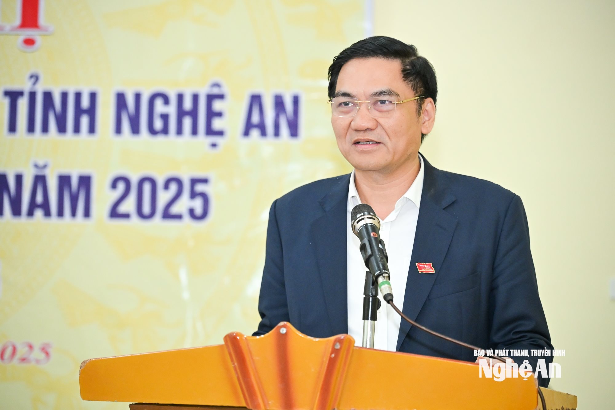 Tiếp xúc cử tri-15