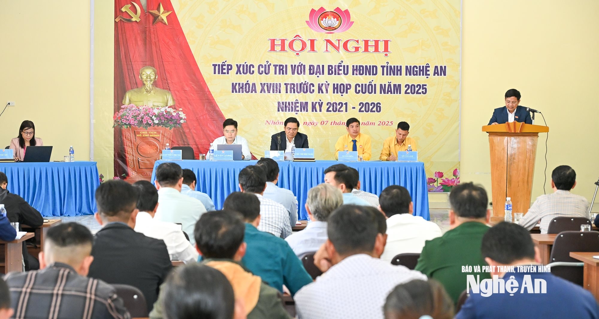 Tiếp xúc cử tri-4