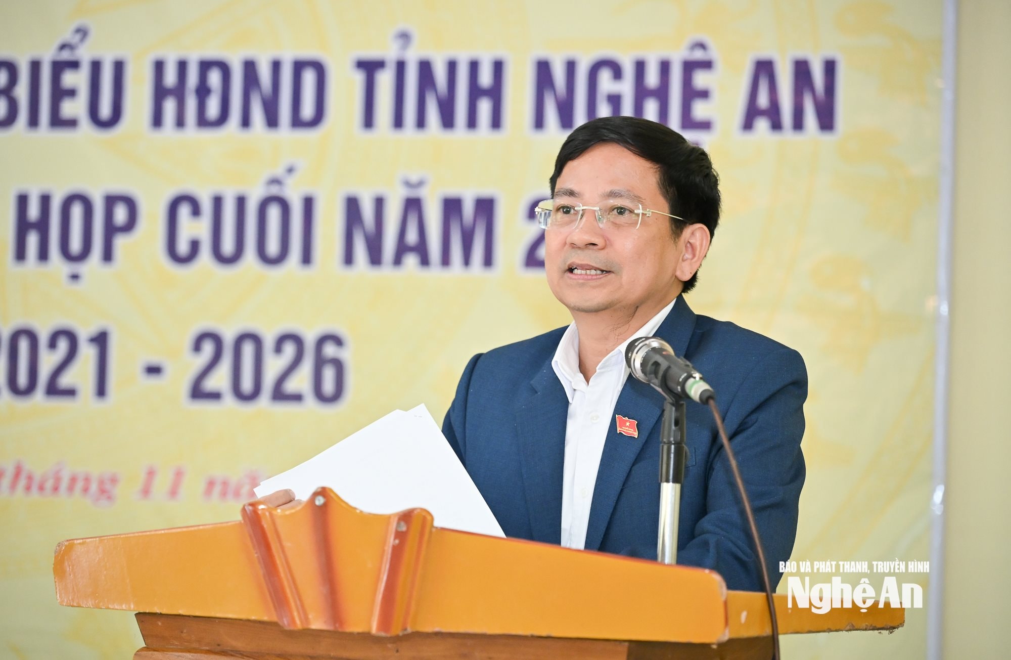 Tiếp xúc cử tri-9