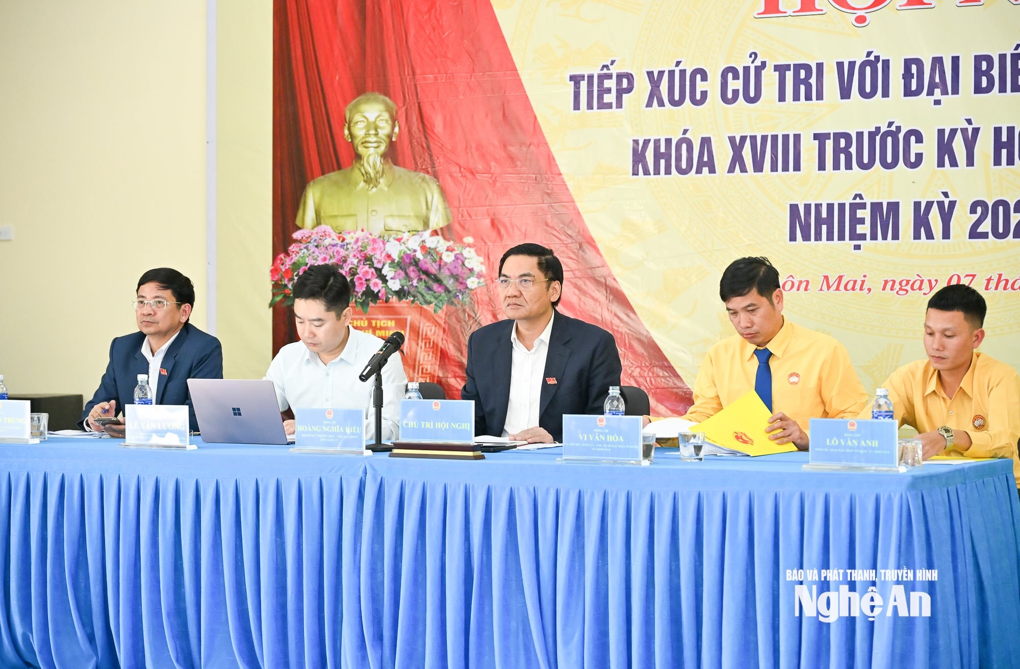 Tiếp xúc cử tri