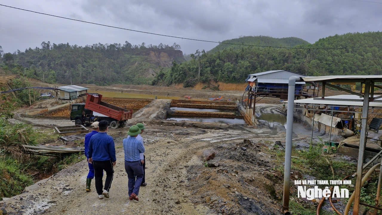 Khu vực thuộc mỏ thiếc của Công ty TNHH Thiếc Hà An, tại vị trí có các bể lắng nước. Ảnh: N.L