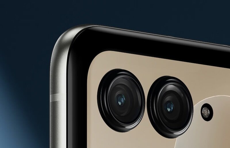 Motorola Razr 60 bán chính hãng với giá quá rẻ, trang bị cực xịn thách thức Galaxy Z Flip7