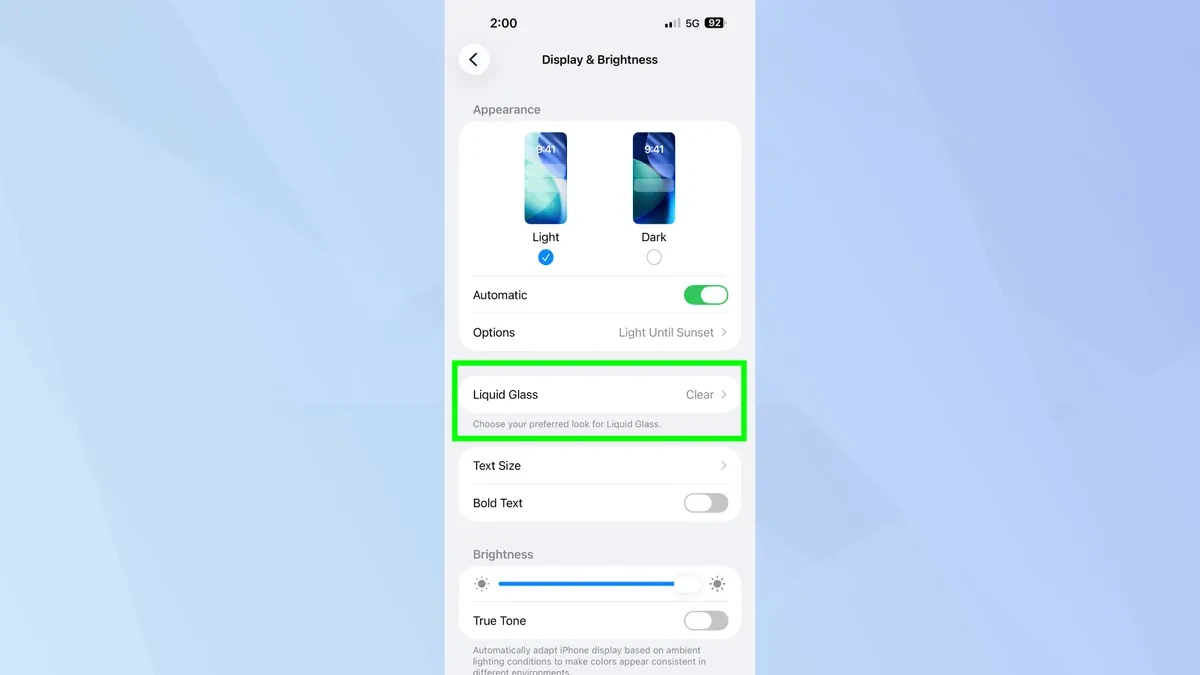 Liquid Glass tren iPhone 3