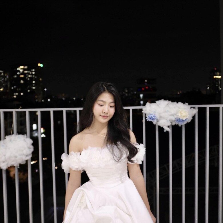 Vẻ ngoài xinh đẹp của Chíp khiến nhiều người xuýt xoa.