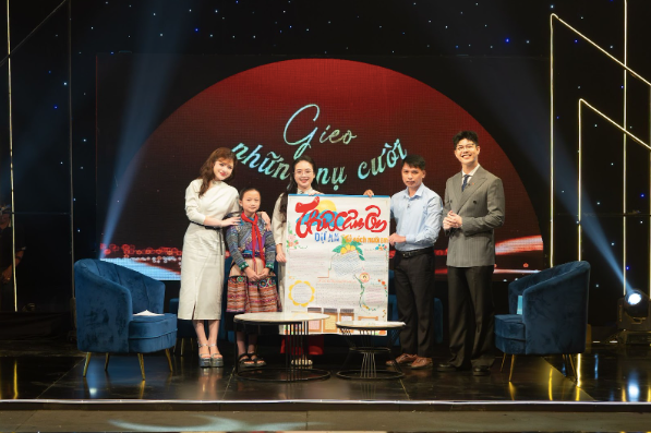 Việc tử tế tháng 11: Khi nụ cười được gieo từ những tấm lòng - Ảnh 2.