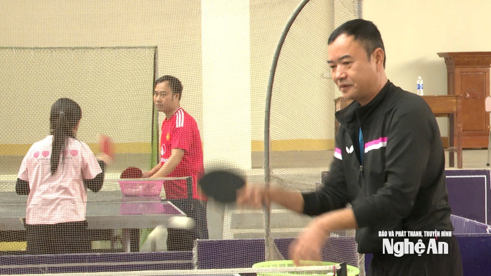  Thầy Lữ Hoài Trung dành nhiều thời gian rèn luyện kỹ năng cho học trò.