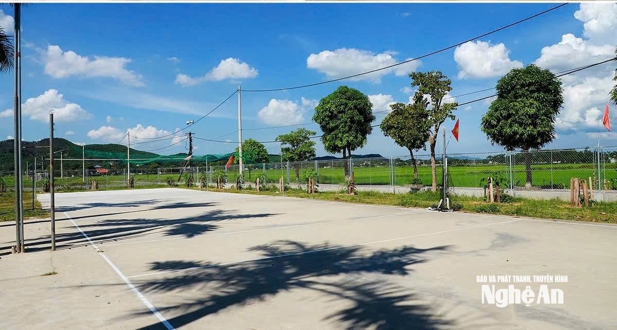 Các thiết chế văn hoá thể thao ở xóm Tân Sơn 6 được xây dựng khang trang. Ảnh tư liệu Thành Duy