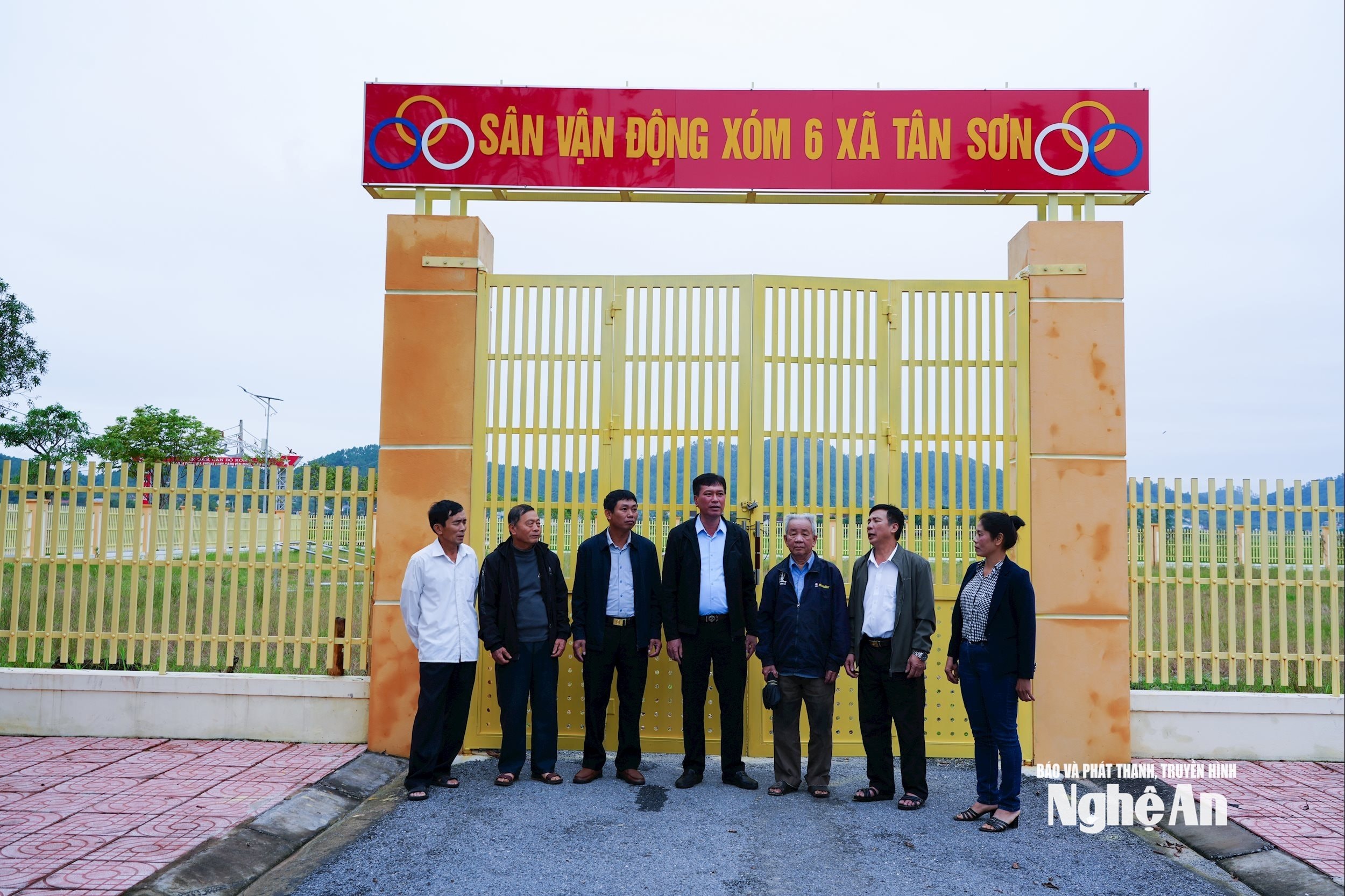 Sân vận động xóm Tân Sơn 6 được xây dựng với kinh phí 2,1 tỷ đồng. Ảnh TP