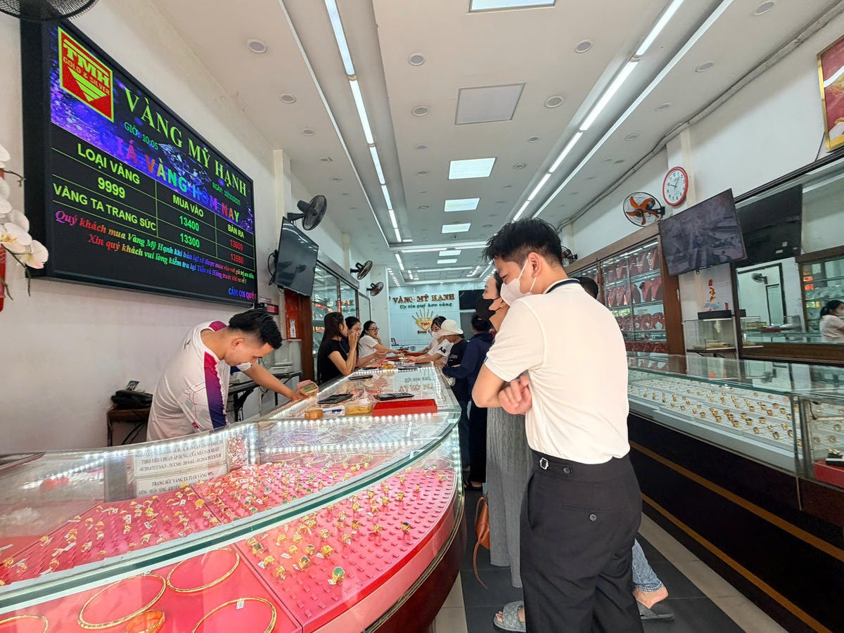 Giá vàng hôm nay 10/11/2025: Bảng giá vàng SJC ACB, vàng nhẫn trong nước, vàng thế giới