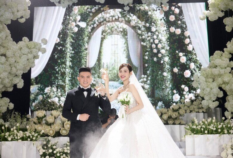 Đám cưới của Hoa hậu Đỗ Thị Hà “gây sốt” mạng xã hội vì mang đậm chất truyền thống.