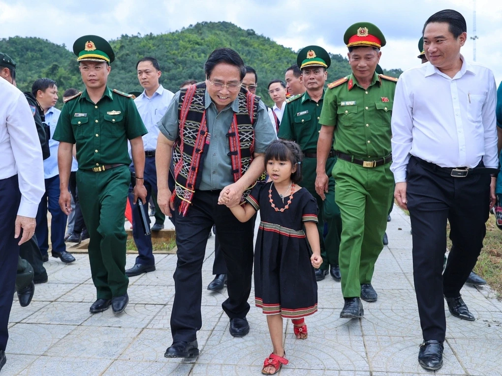 TRỰC TIẾP Lễ khởi công các trường nội trú liên cấp tại các xã biên giới (9h, VTV1) - Ảnh 1.