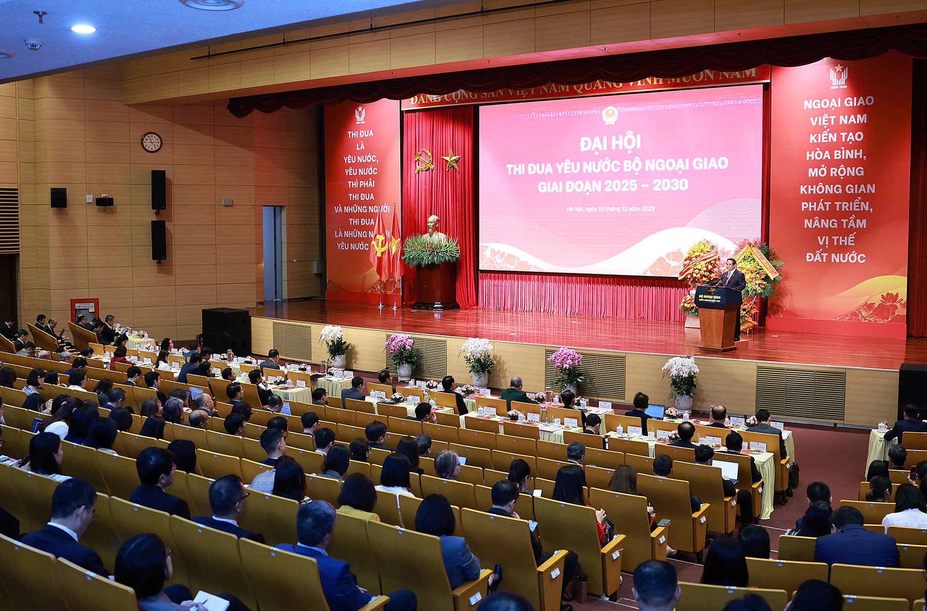 Thủ tướng: Xây dựng nền ngoại giao toàn diện, hiện đại, chuyên nghiệp, mang đậm bản sắc Việt Nam- Ảnh 7.