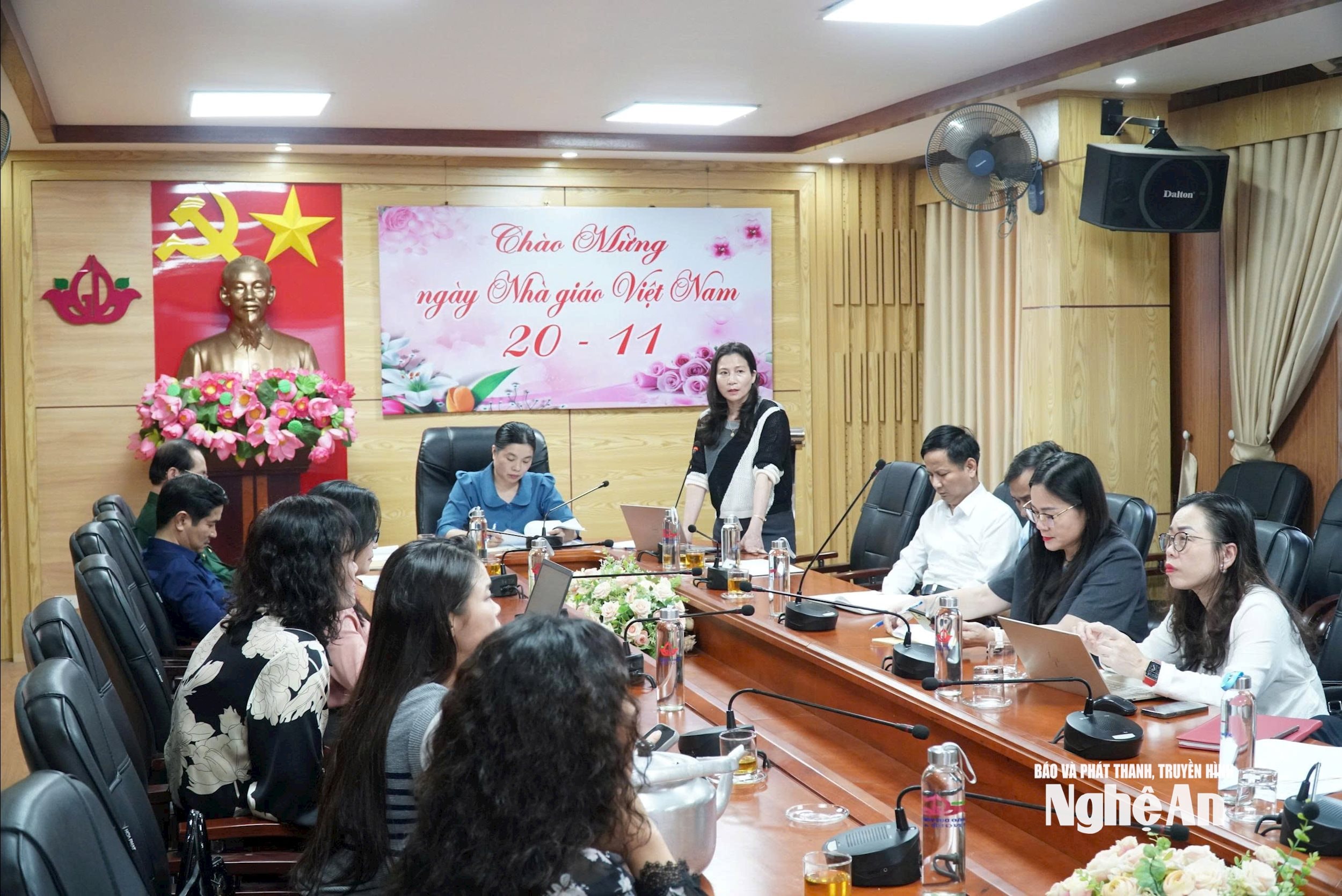 Đại diện Phòng Giáo dục mầm non - Sở Giáo dục và Đào tạo phát biểu tại hội nghị. Ảnh - Mỹ Hà