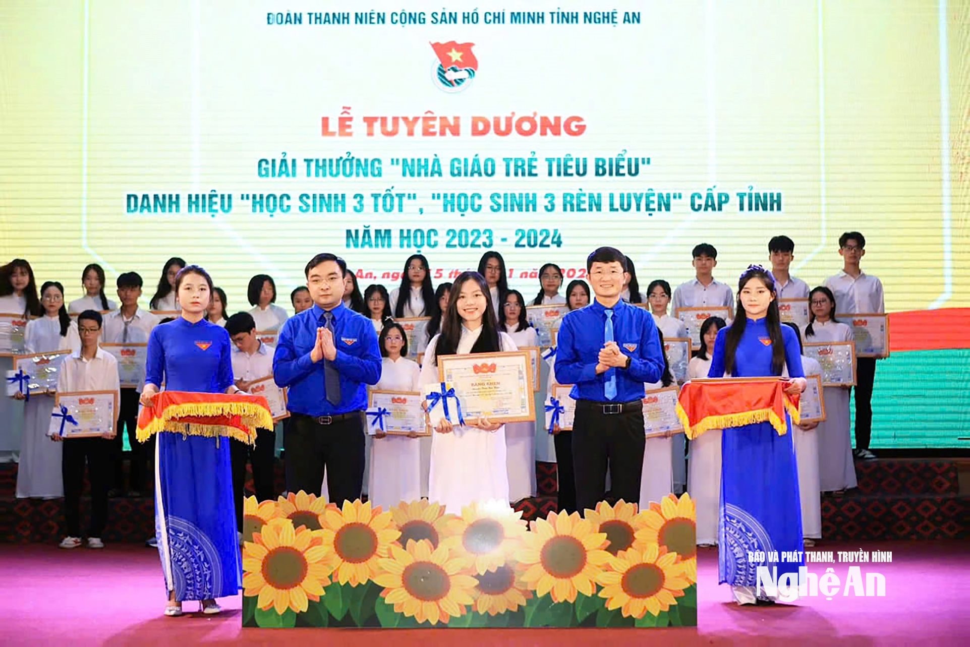 Học sinh nhà trường được tuyên dương