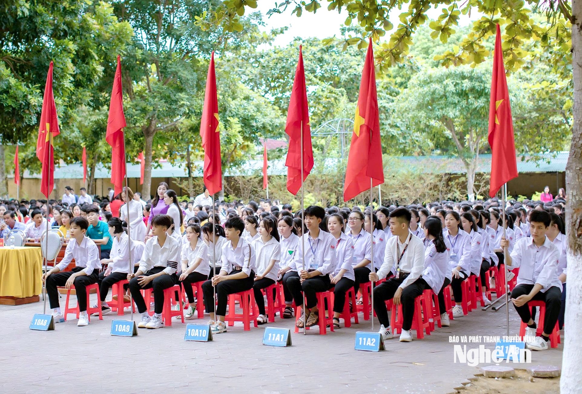 Học sinh Trường THPT 1 - 5 trong ngày hội trường