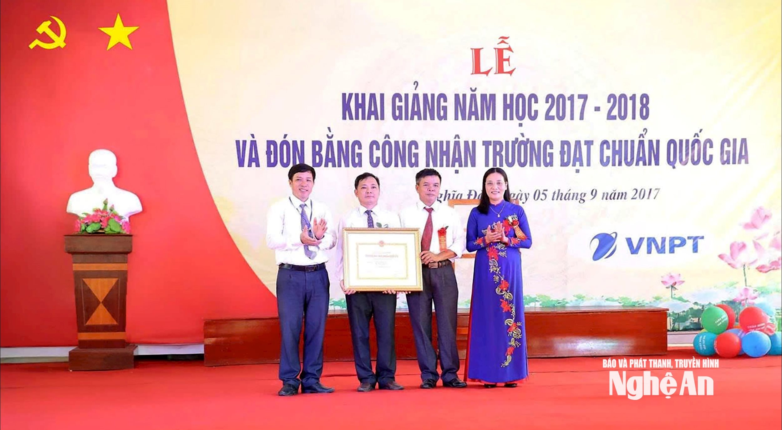Nhà trường được công nhận trường đạt chuẩn quốc gia lần 1