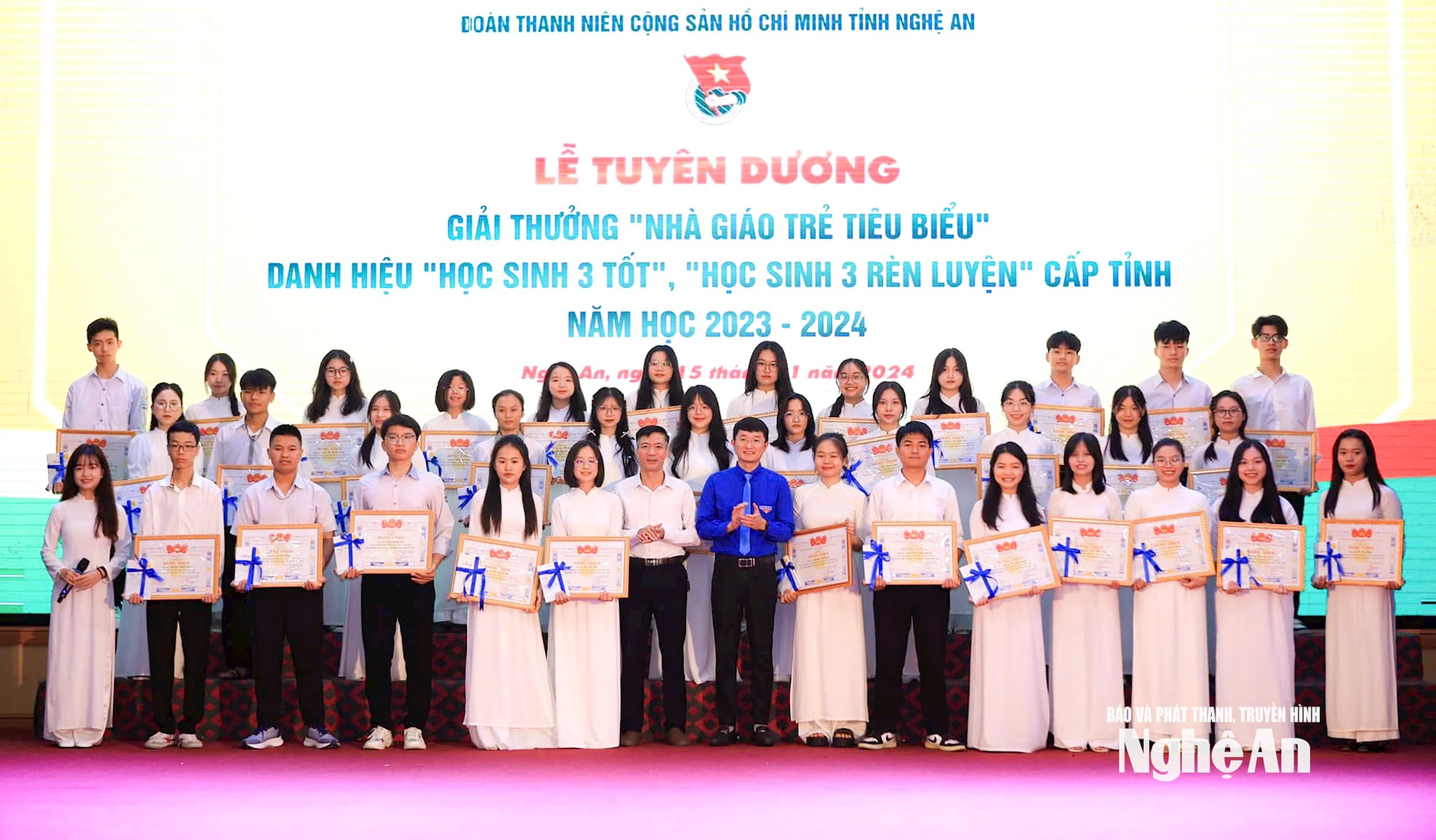 Nhiều học sinh của trường đã được khen thưởng trong phong trào rèn luyện, thi đua