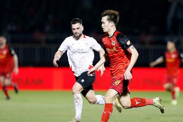 Tiền vệ Nguyễn Hoàng Đức có phong độ ấn tượng ở mùa này.