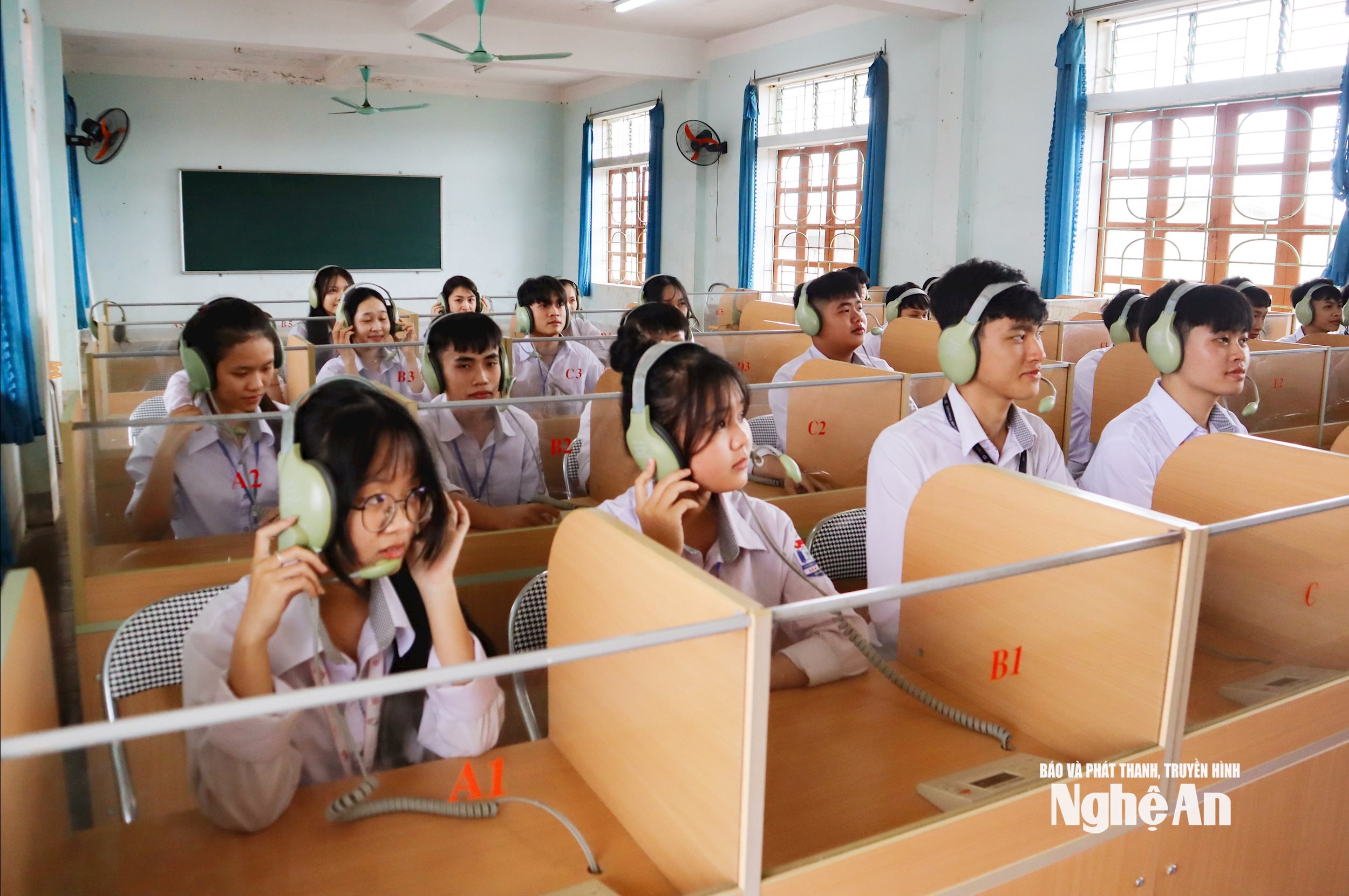 Giờ học của giáo viên và học sinh Trường THPT Tây Hiếu. Ảnh Mỹ Hà (4)