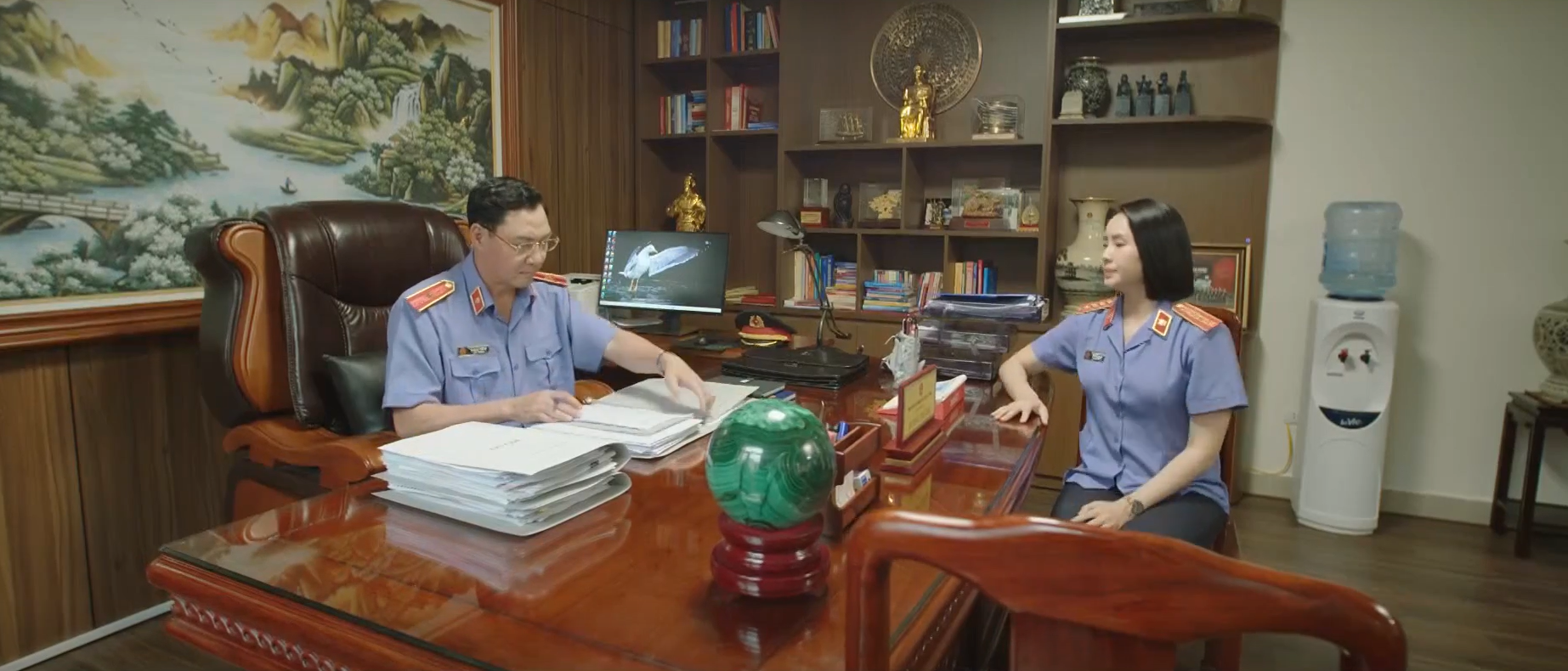 Lằn ranh - Tập 7: Khắc bị đe dọa, rơi vào tình thế khó - Ảnh 1.