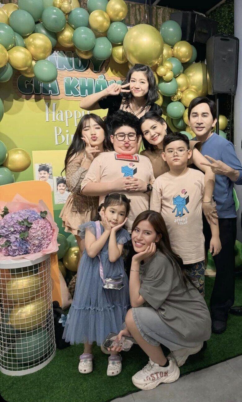 Bà xã hiện tại của NSƯT Kim Tử Long không phân biệt chuyện “con chung - con riêng”