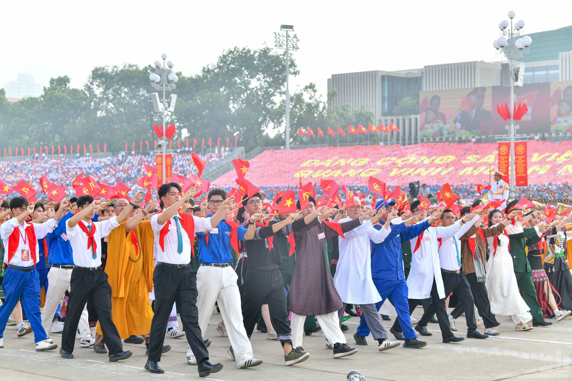 PHÁT HUY SỨC MẠNH ĐẠI ĐOÀN KẾT TOÀN DÂN TỘC ĐỂ PHÁT TRIỂN ĐẤT NƯỚC- Ảnh 1.