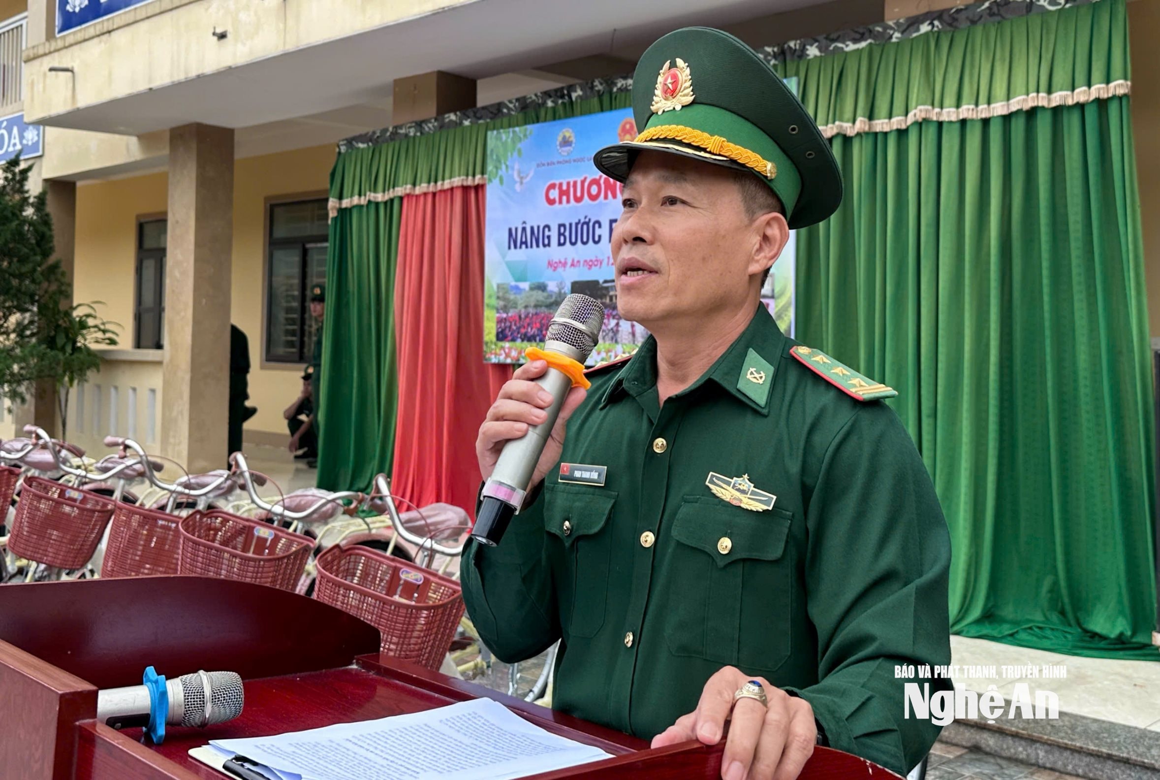  Thượng tá Phan Thanh Hồng - Đồn trưởng Đồn Biên phòng Ngọc Lâm phát biểu tại chương trình.