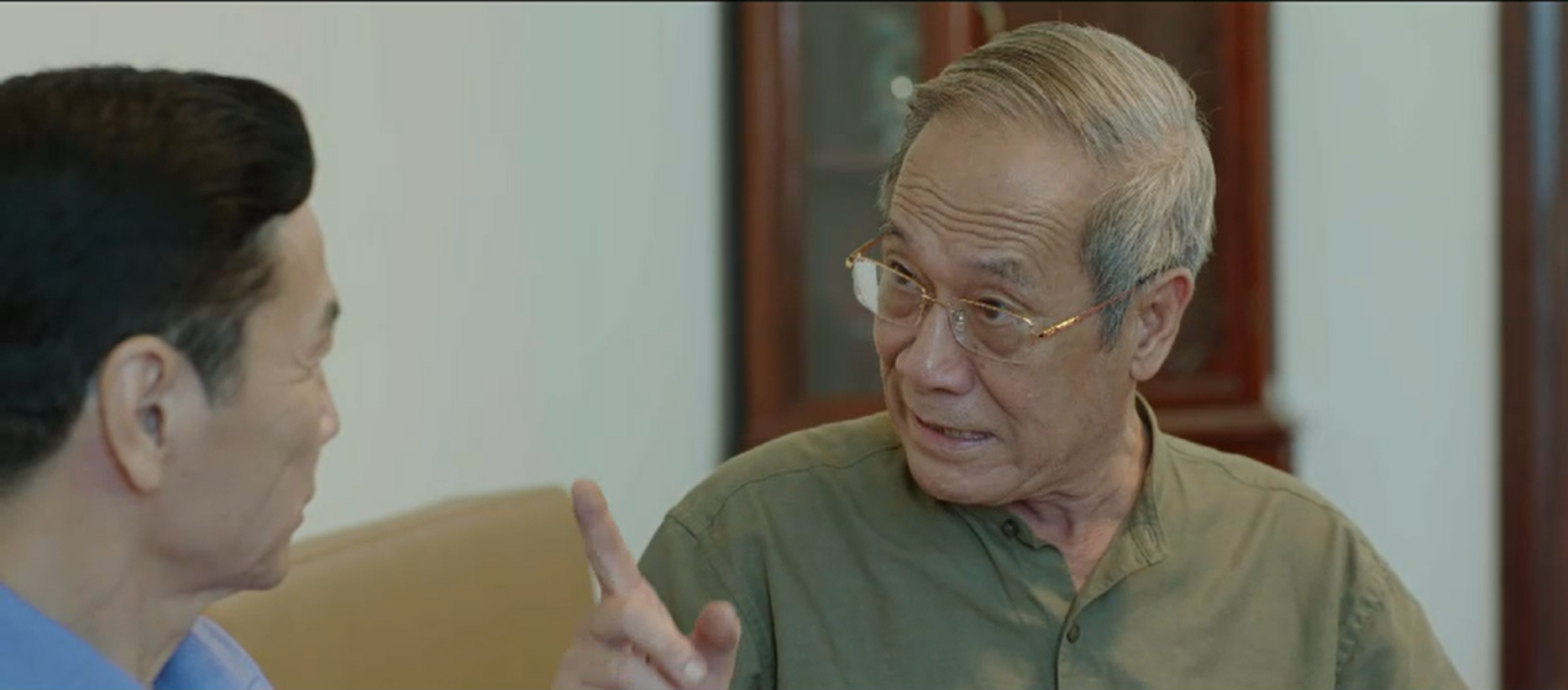 Lằn ranh - Tập 7: Ông Sách dùng mọi cách hỗ trợ Khắc giữ ghế Giám đốc Sở - Ảnh 3.