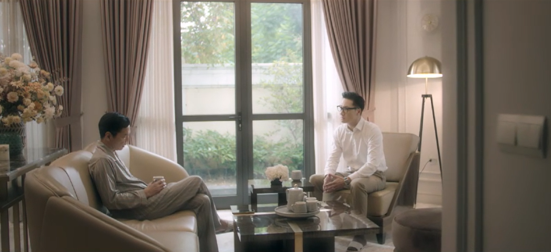 Lằn ranh - Tập 7: Ông Sách dùng mọi cách hỗ trợ Khắc giữ ghế Giám đốc Sở - Ảnh 8.