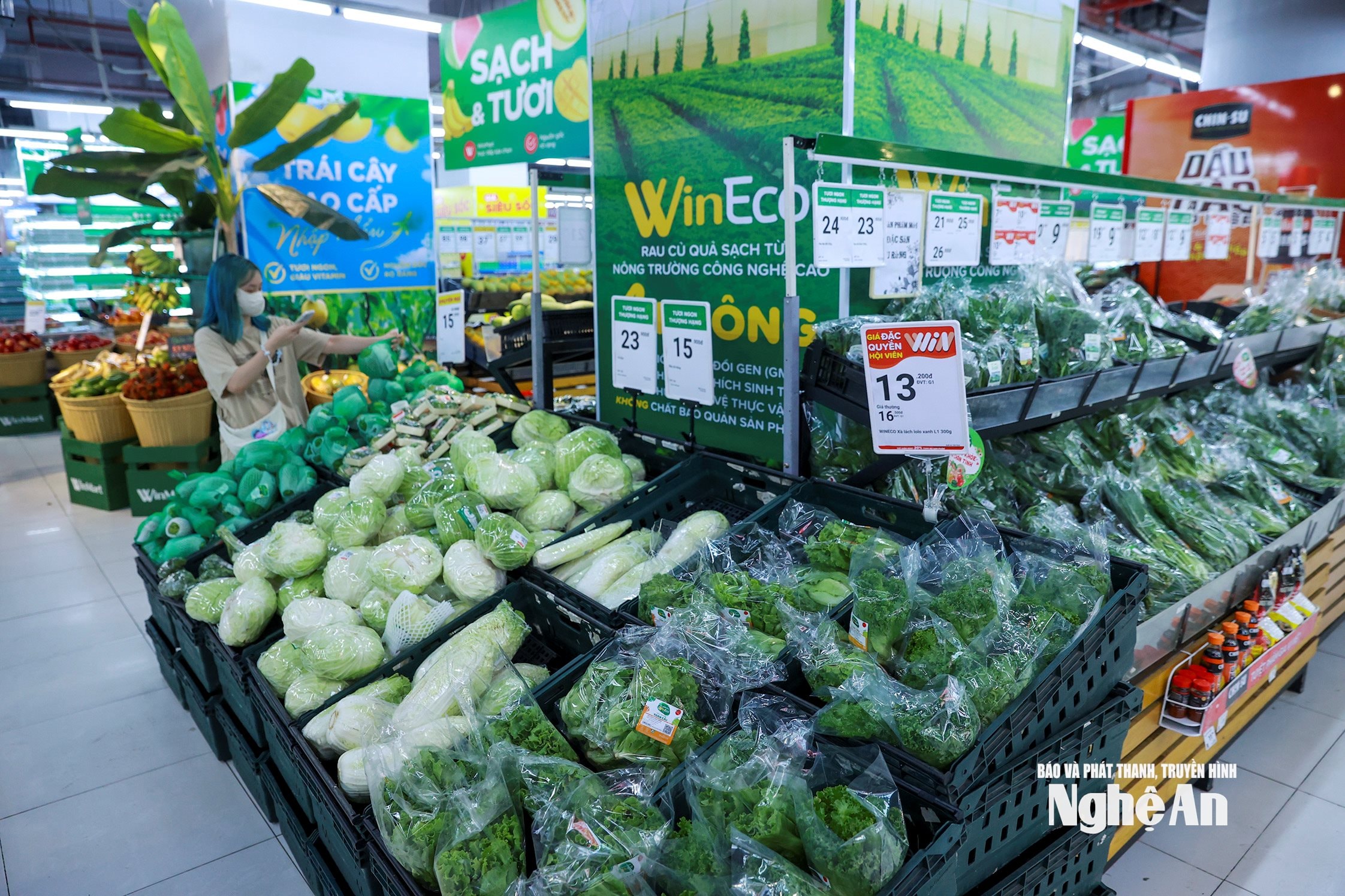 Nông sản sạch WinEco được bày bán tại hệ thống siêu thị WinMart
