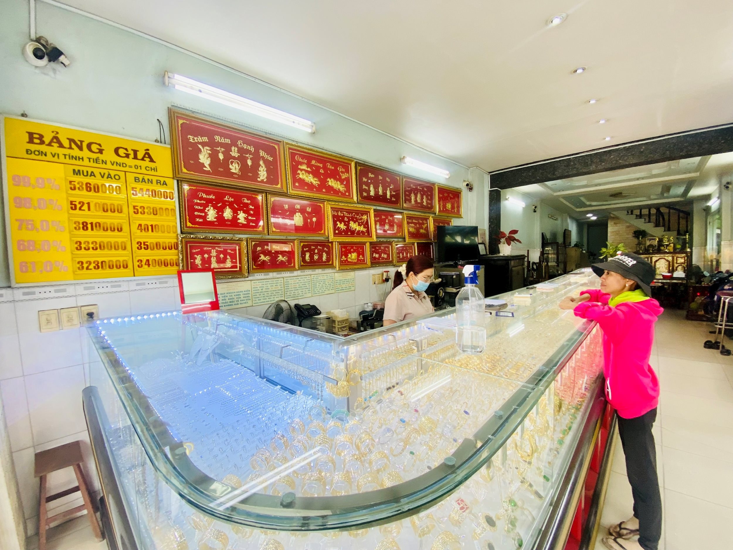 Giá vàng chiều nay 13/11: Bảng giá vàng SJC PNJ ACB, vàng nhẫn BTMC, vàng thế giới