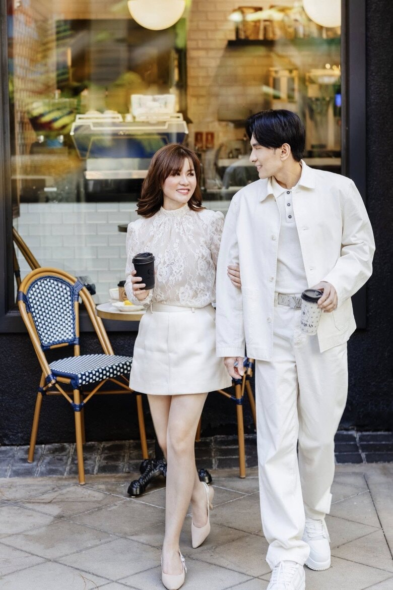 Hậu ly hôn, Đan Trường và Thủy Tiên thoải mái hội ngộ.